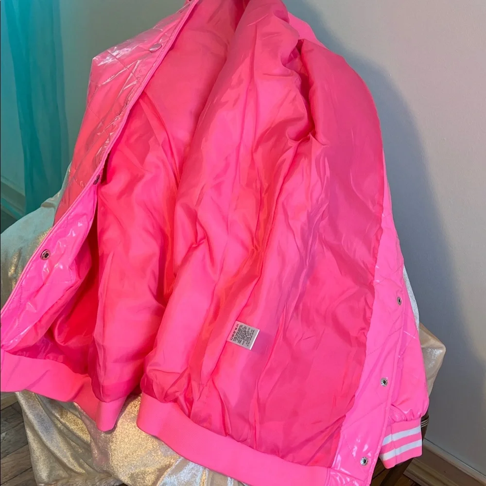 Fashion Nova Glossy Pink Jacket
BRAND NEW! SUPER PRETTY!
BUBBLEGUM PINK! - Picture 10 of 10